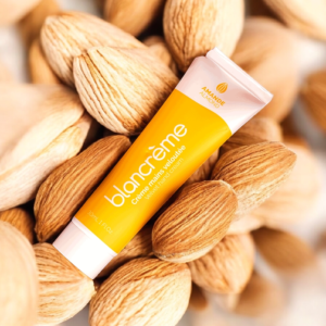 2025/12/9749.png Blancrème Crème mains veloutée Amande Peaux sèches à très sèches