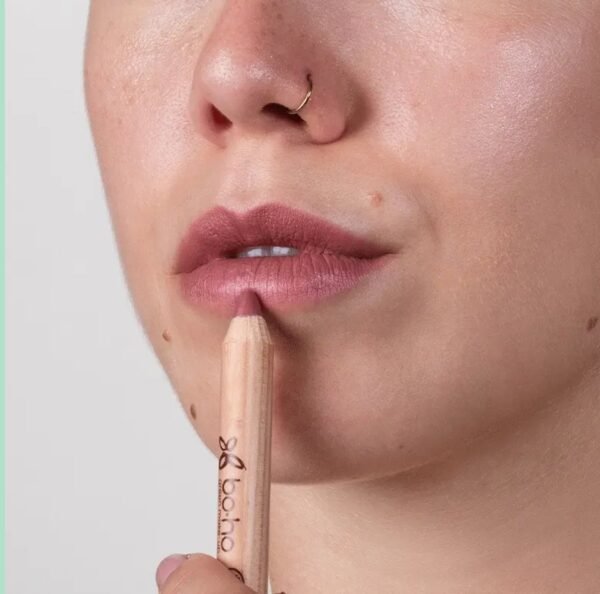 2025/12/9762.jpg Boho Green Crayon Contour des Lèvres 02 vieux Rose